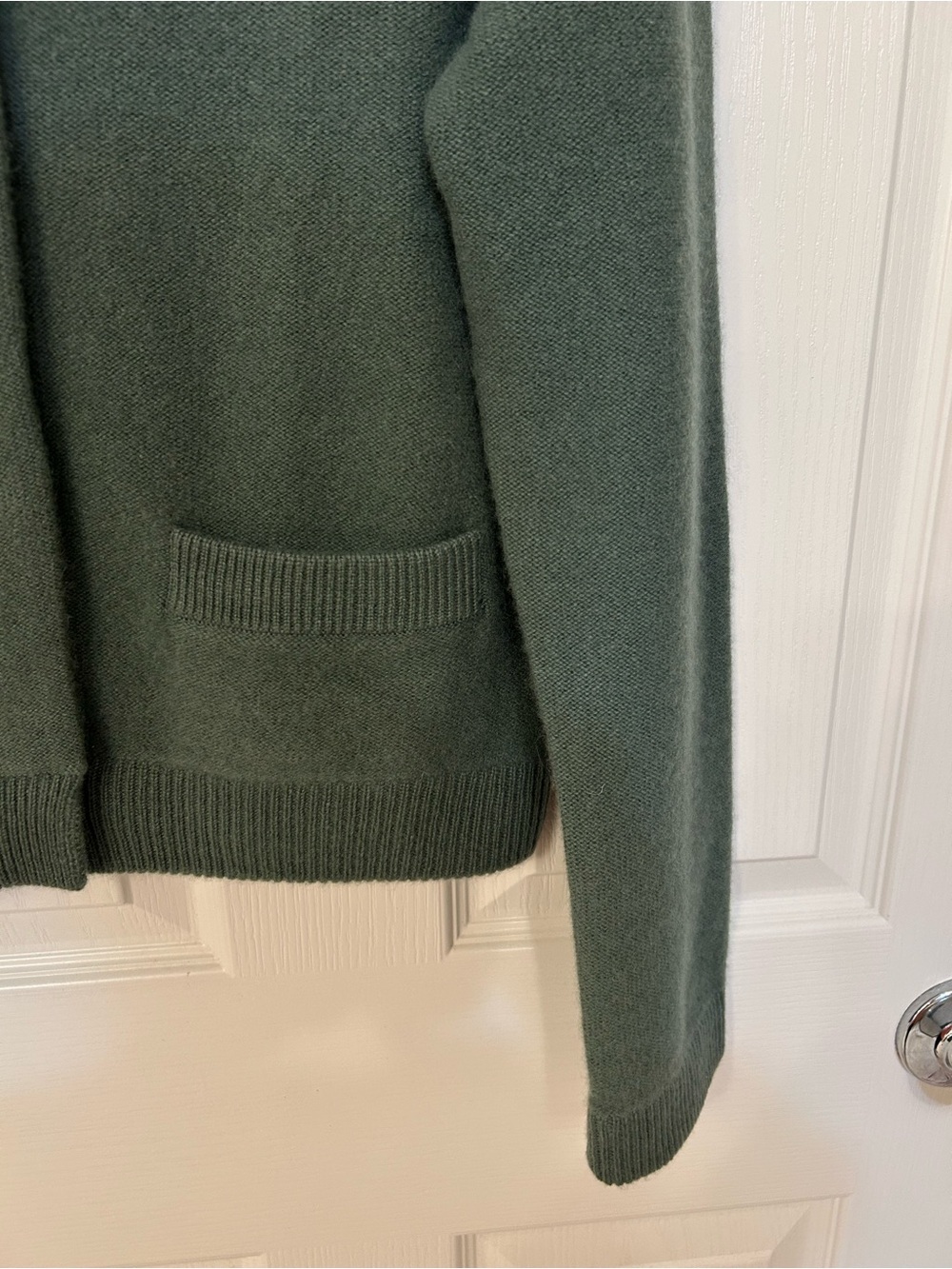 Vince Plush Cashmere Shrunken Cardigan in Deep Patina Size S - Picture 6 of 9